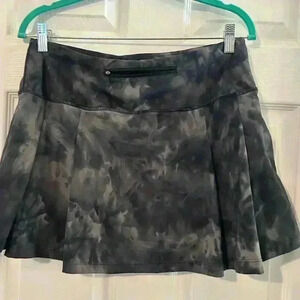 Soothfeel skort. Size Large. Black / Grey tyedye. Pocket in back for phone/ keys